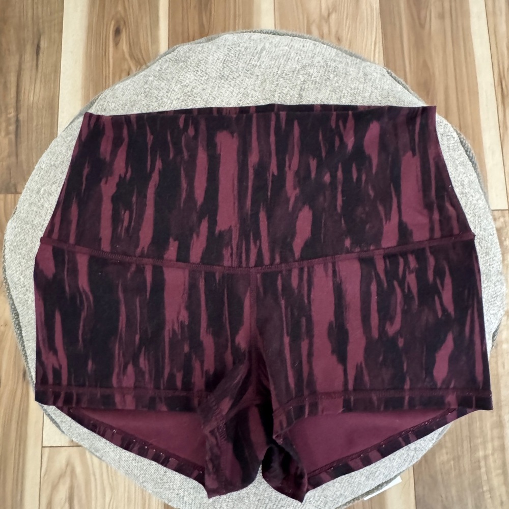 Lulu Lemon 2” align high rise shorts